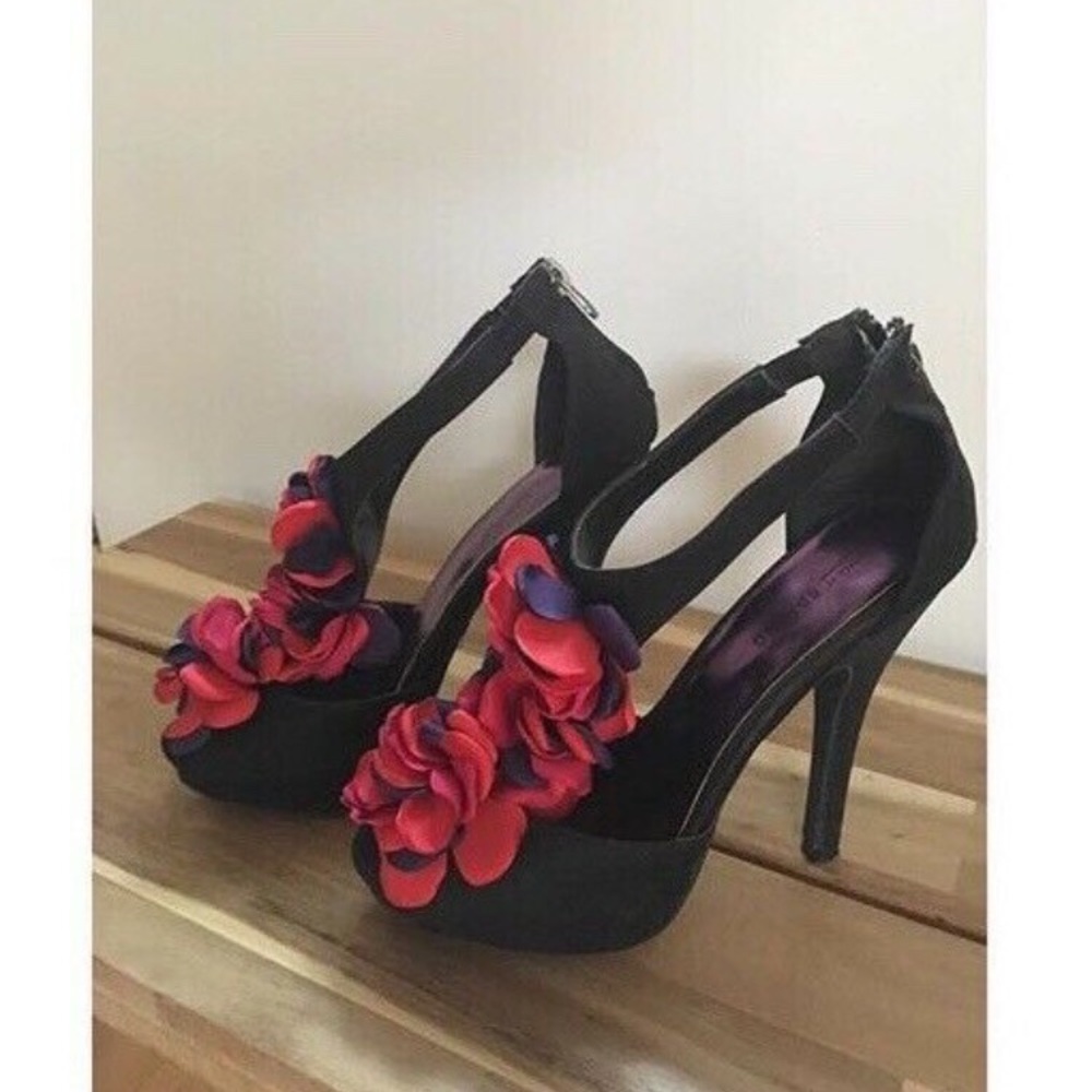 Cute heels brand new